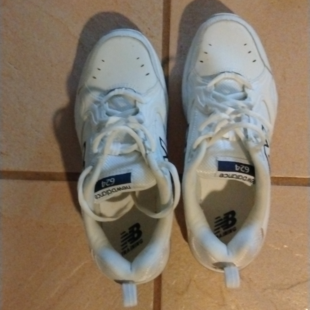 New Balance 624 Sneakers